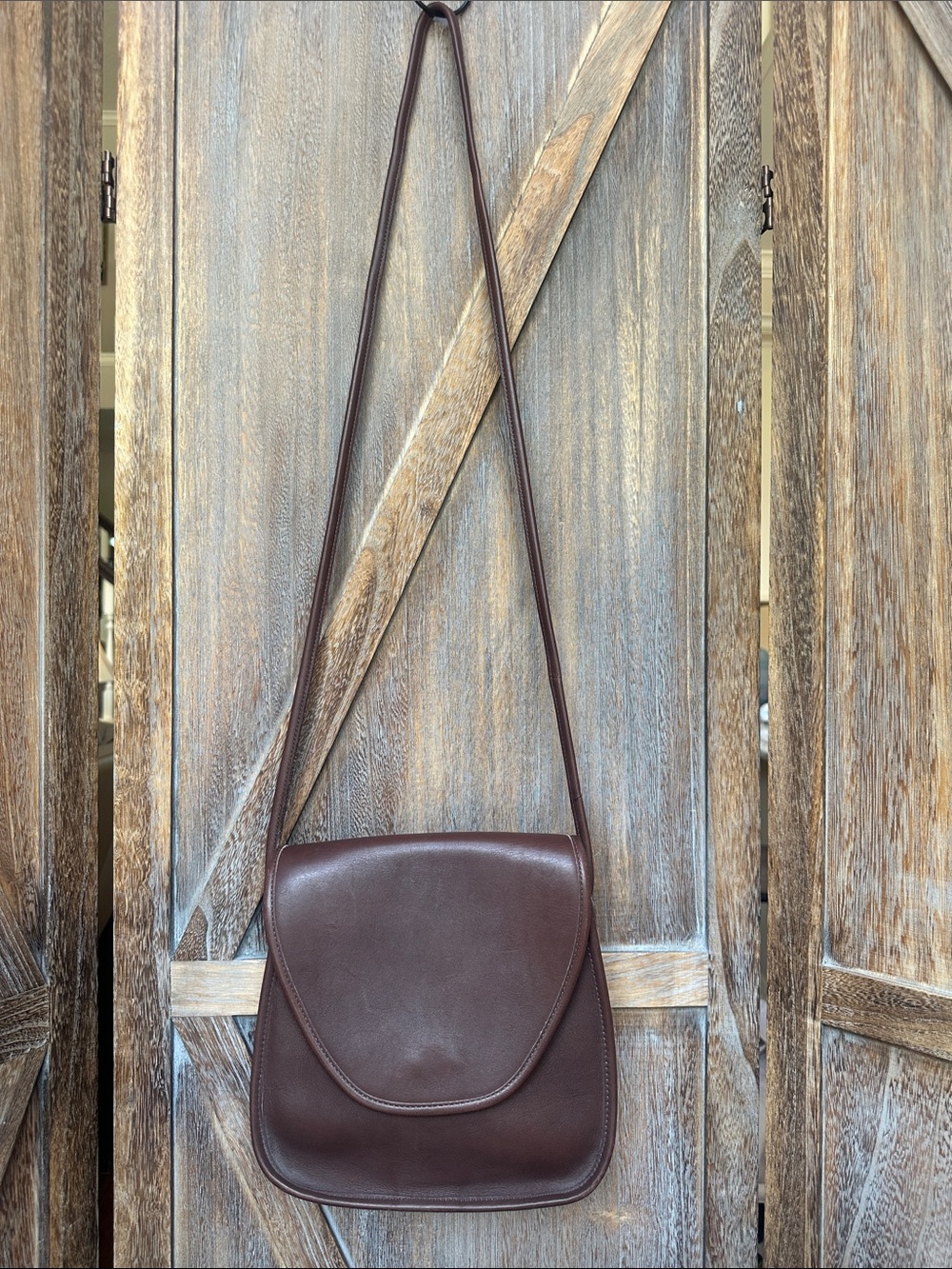 Coach Vintage Lindsay Crossbody Bag Dark Brown Mahogany Style #9888 RARE FIND